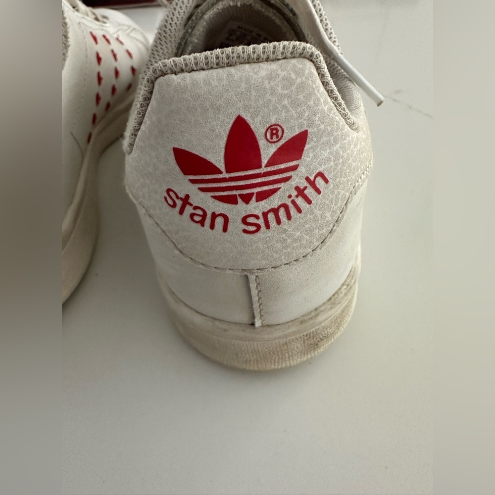 Adidas Stan Smith J Heart Valentines Day White Shoes With Red Hearts SIZE 7 - Picture 6 of 6